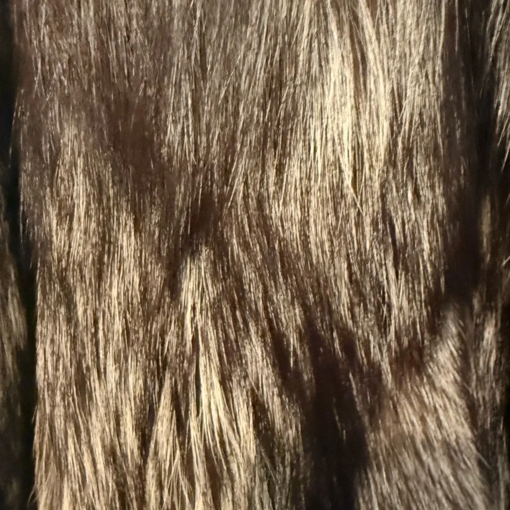 Pristine Custom Vintage Silver Fox Fur Coat - Picture 9 of 15